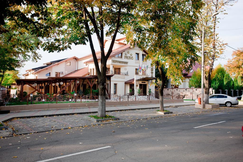 Hotel Parc Tecuci Eksteriør billede